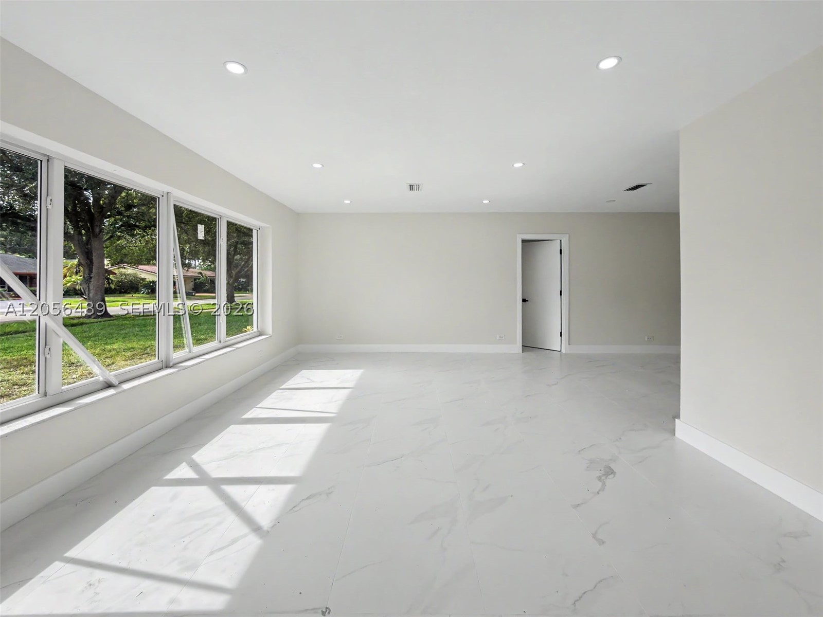 PLANTATIONS SECLUDED GARD - Residential