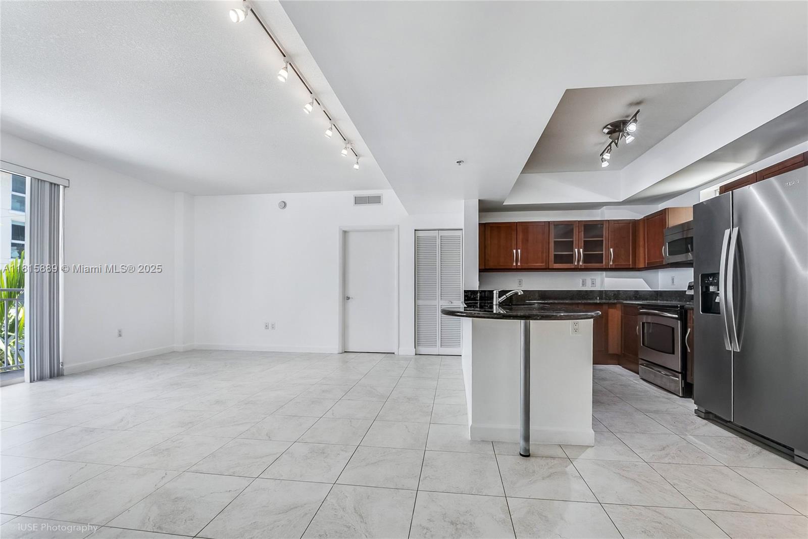 DOWNTOWN DADELAND CONDO N - Residential