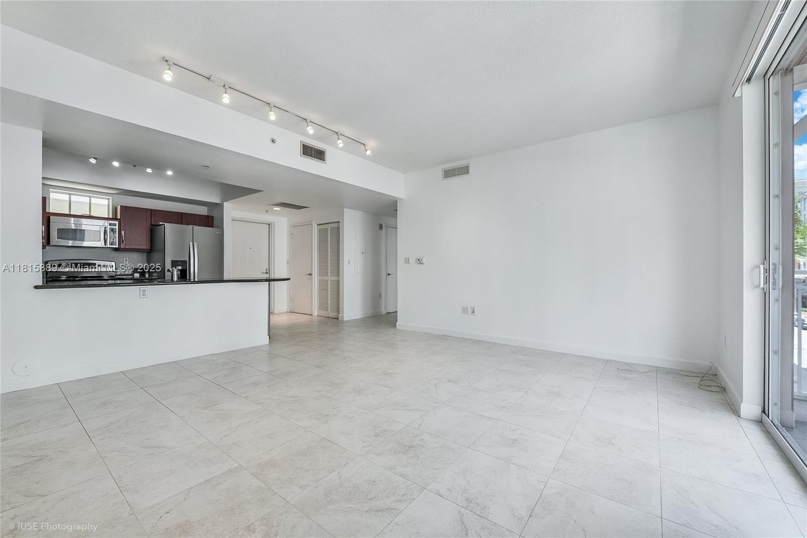 DOWNTOWN DADELAND CONDO N - Residential