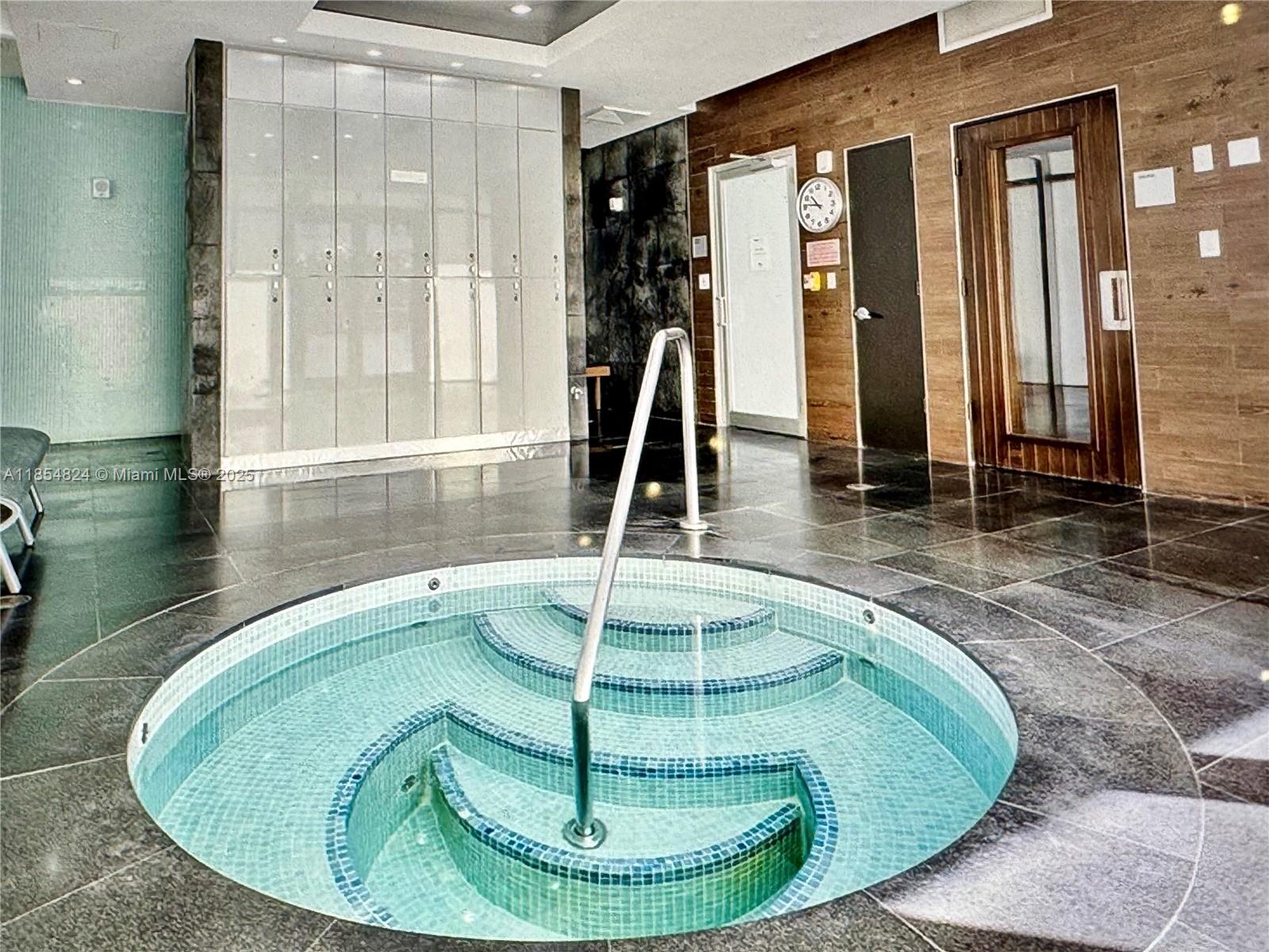 500 BRICKELL EAST CONDO - Residential