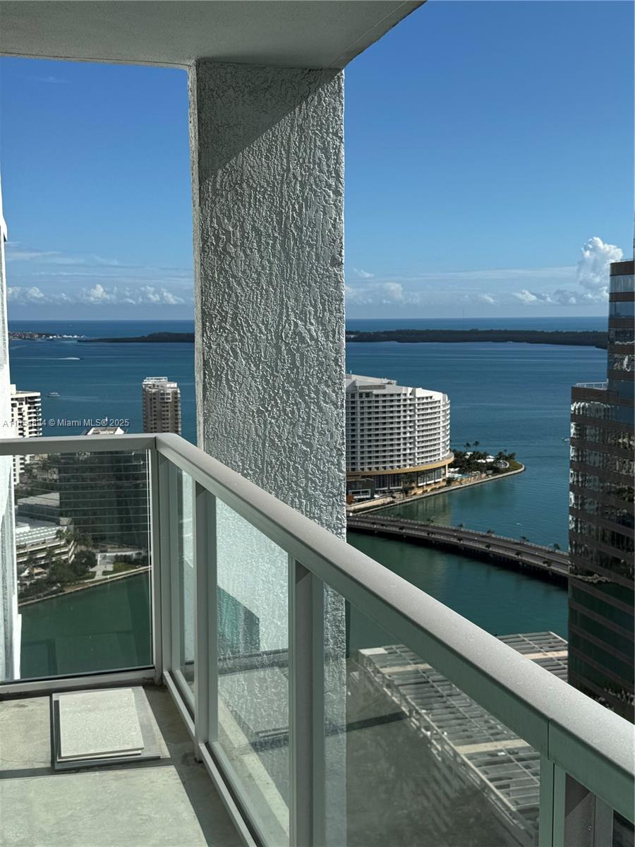 500 BRICKELL EAST CONDO - Residential