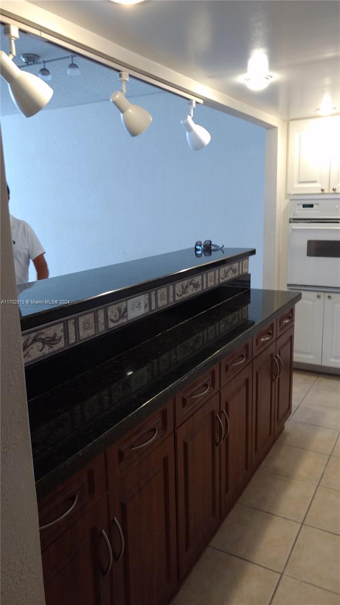 OCEANVIEW BUILDING A COND - Residential Lease