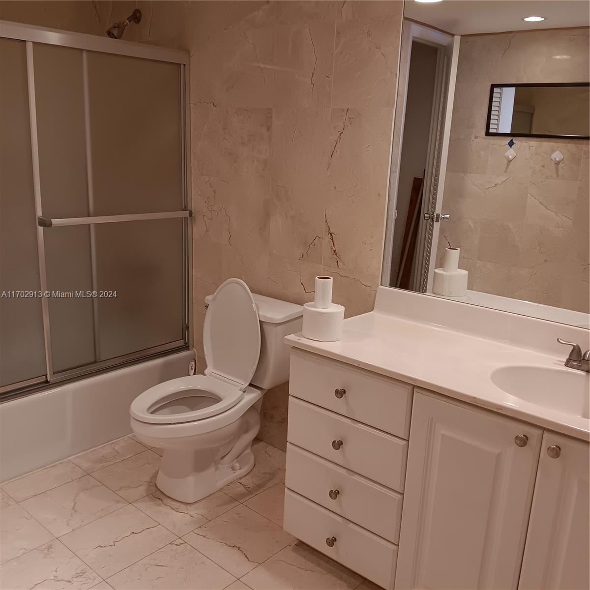OCEANVIEW BUILDING A COND - Residential Lease