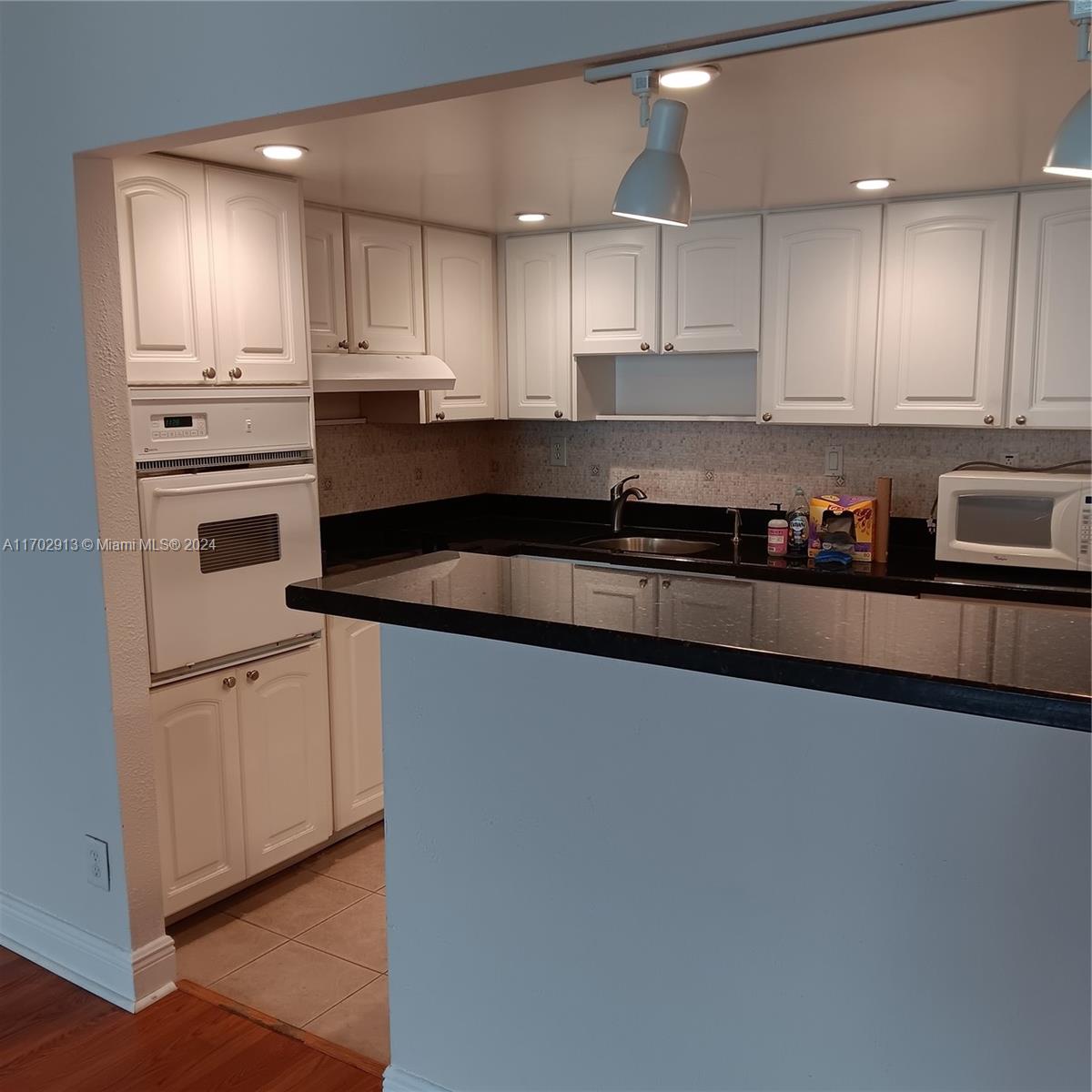 OCEANVIEW BUILDING A COND - Residential Lease