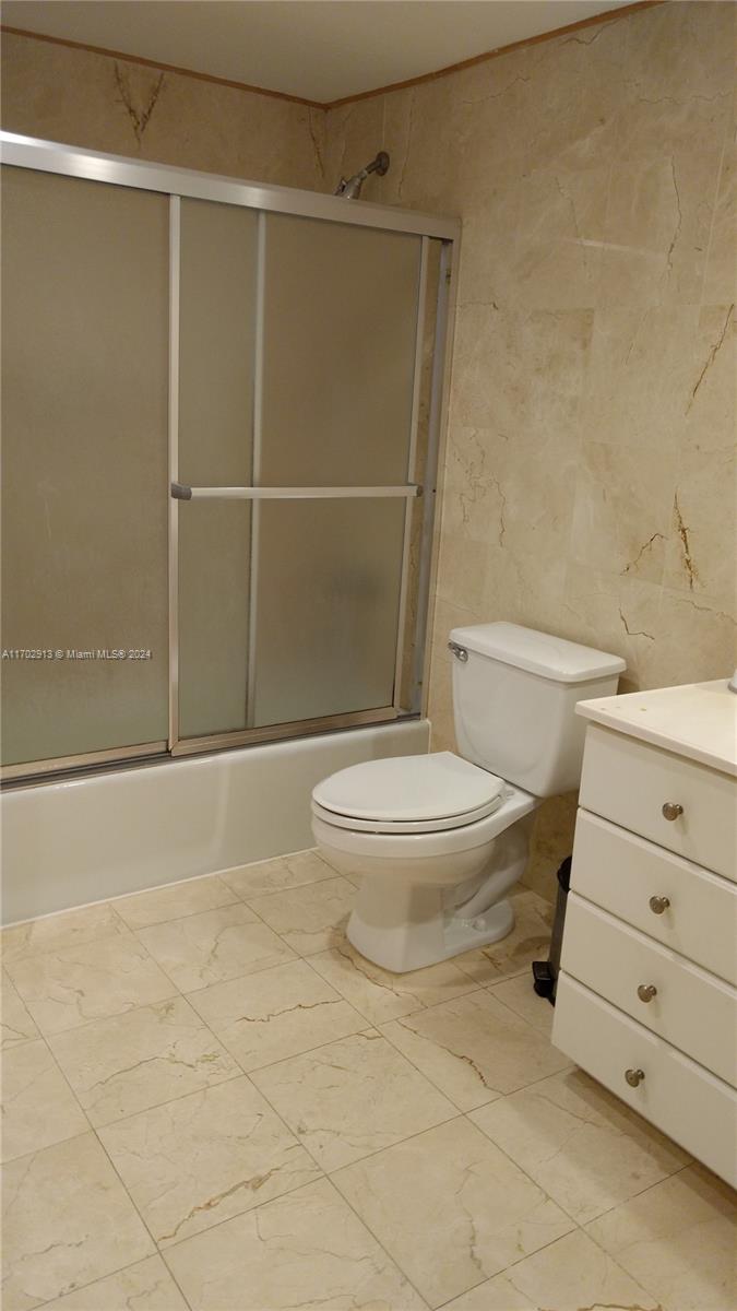 OCEANVIEW BUILDING A COND - Residential Lease