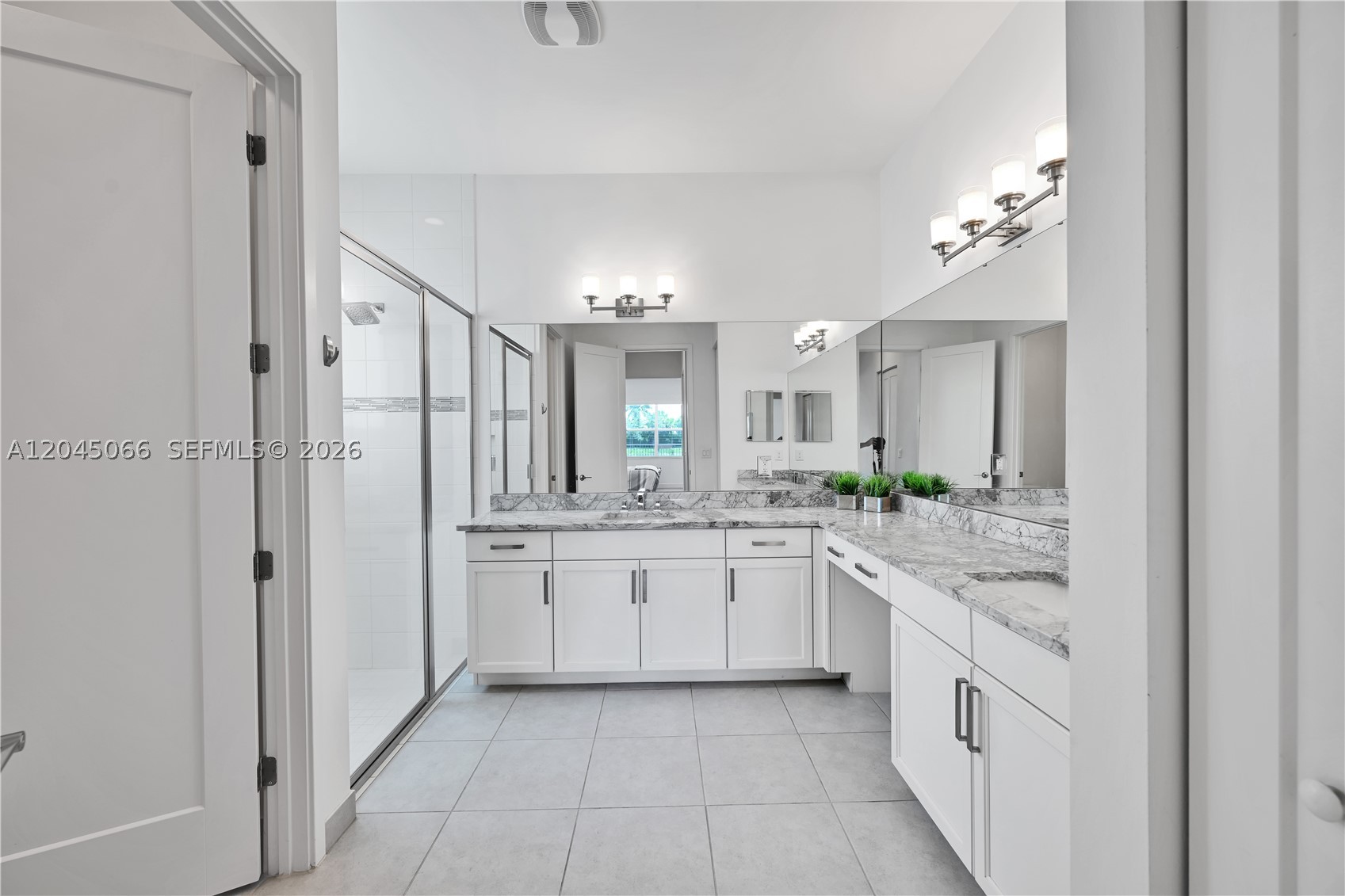 DAKOTA - Residential Lease
