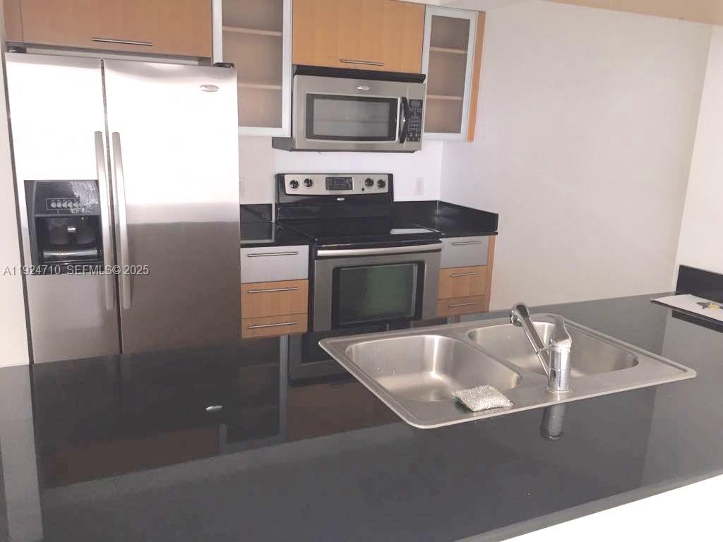 OPERA TOWER CONDO - Residential
