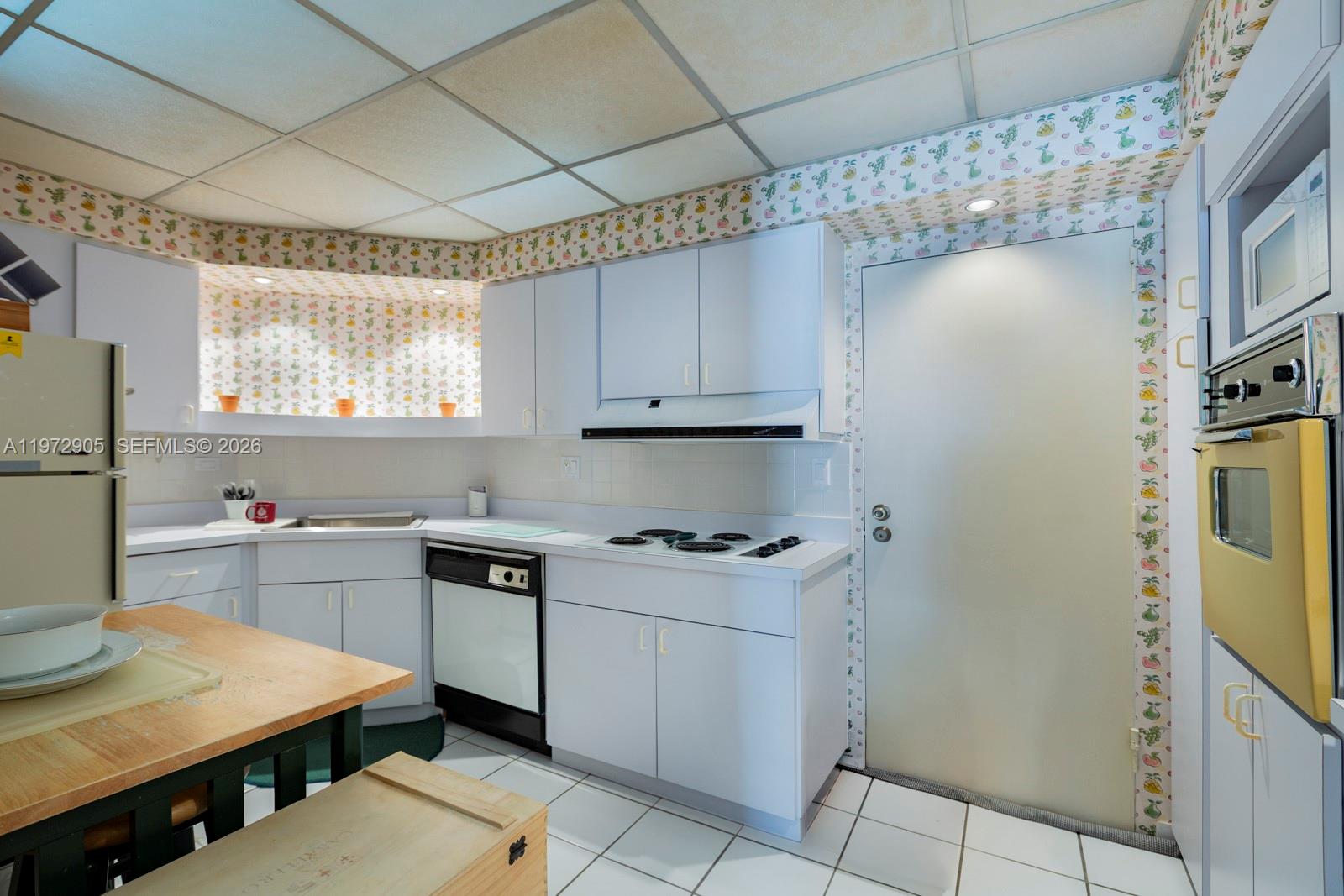 BRICKELL BAY TOWER CONDO - Residential