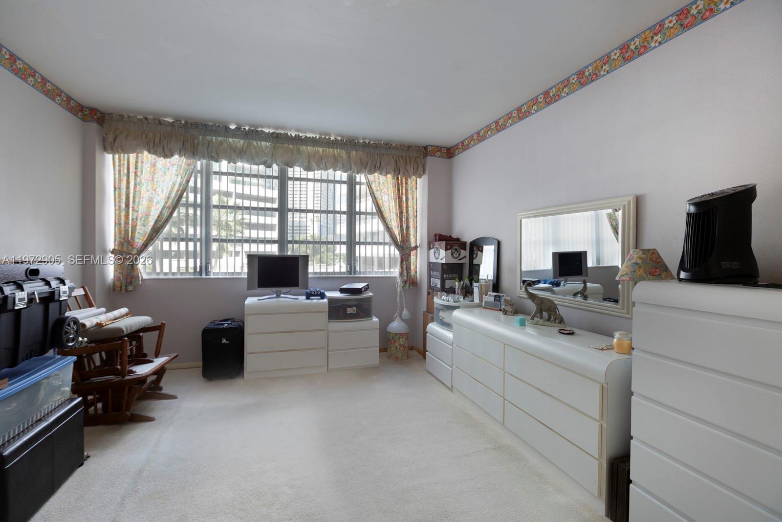 BRICKELL BAY TOWER CONDO - Residential