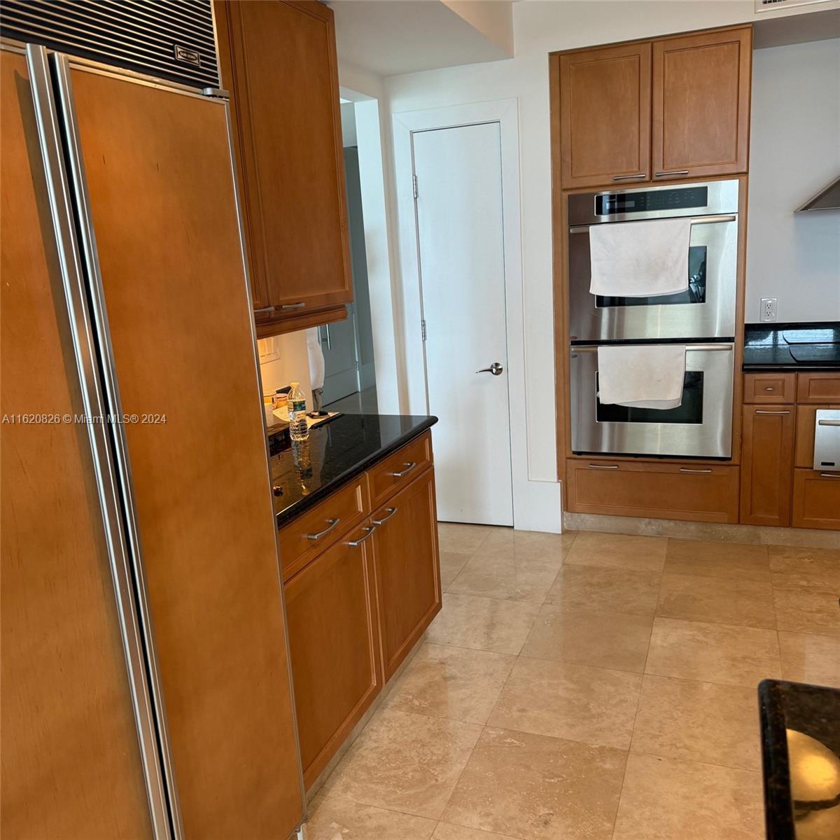 HAMPTONS SOUTH CONDO - Residential