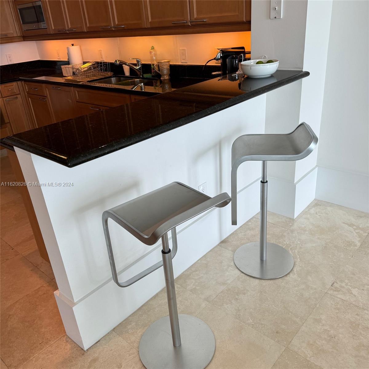 HAMPTONS SOUTH CONDO - Residential