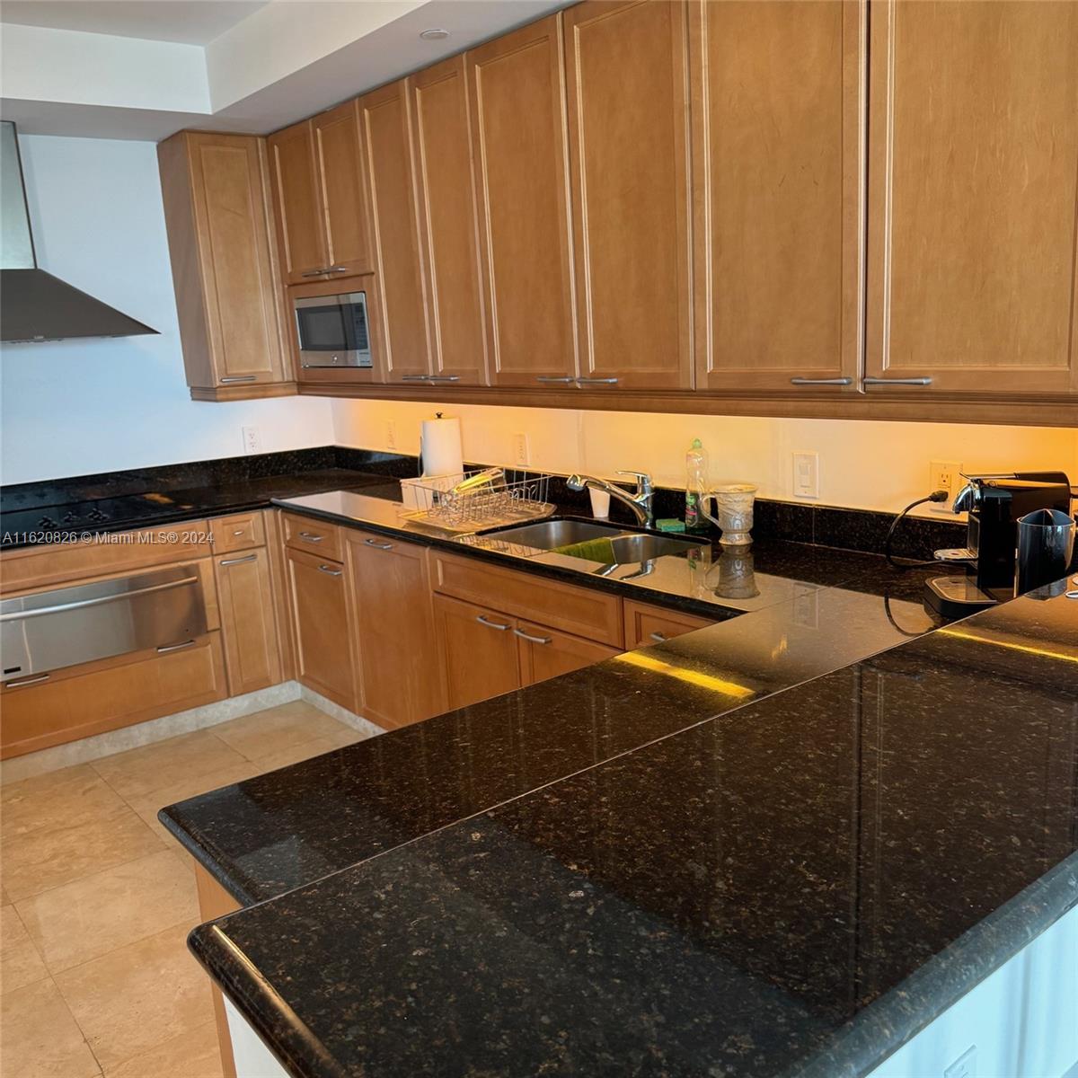 HAMPTONS SOUTH CONDO - Residential