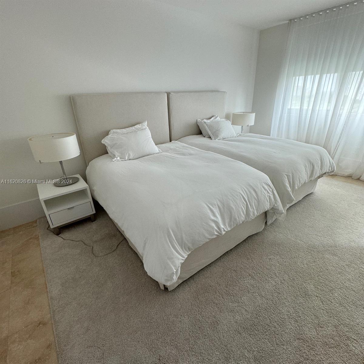 HAMPTONS SOUTH CONDO - Residential