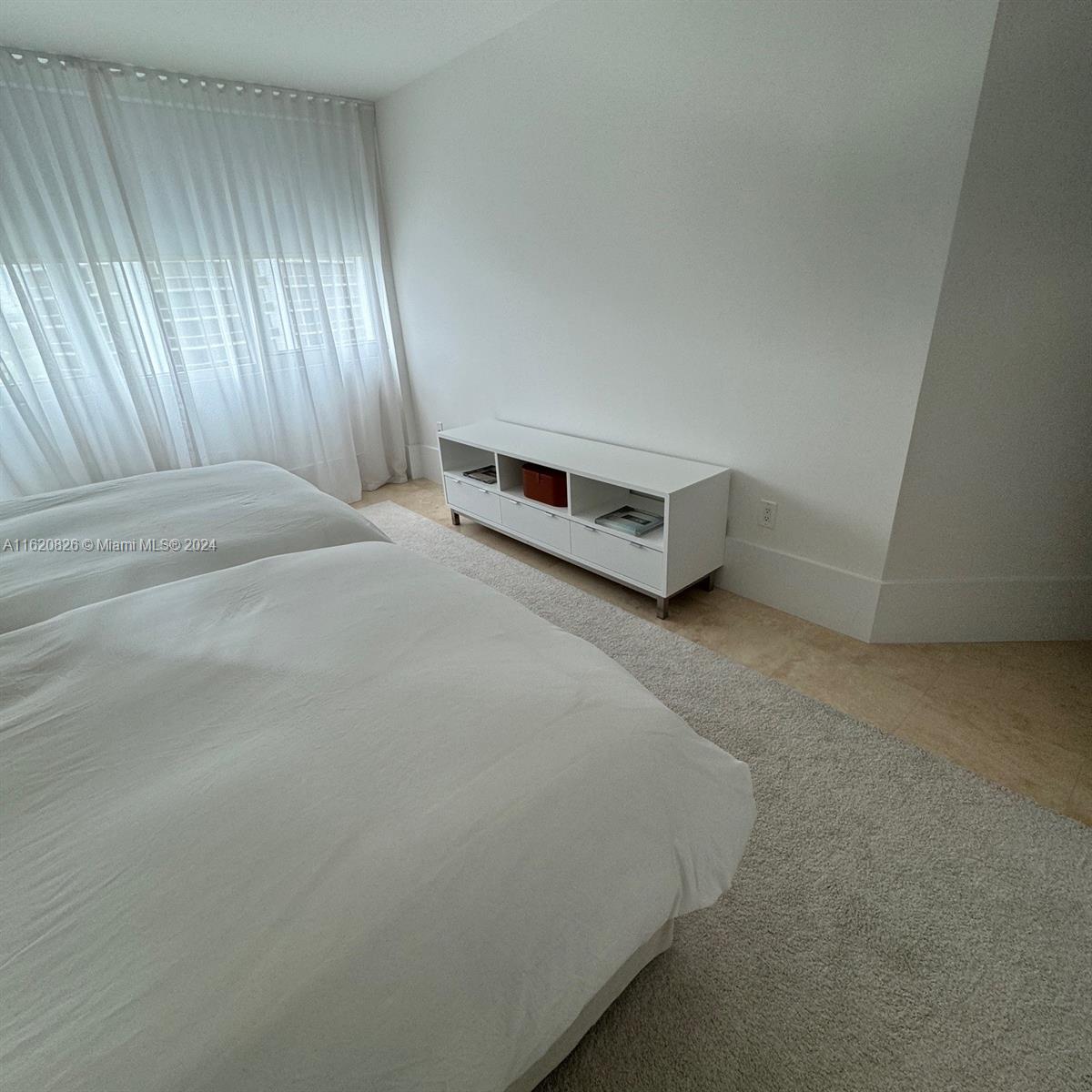 HAMPTONS SOUTH CONDO - Residential