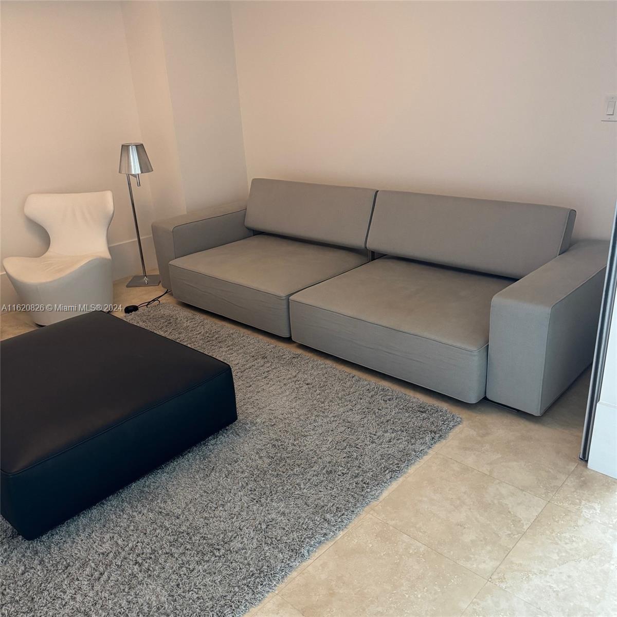HAMPTONS SOUTH CONDO - Residential