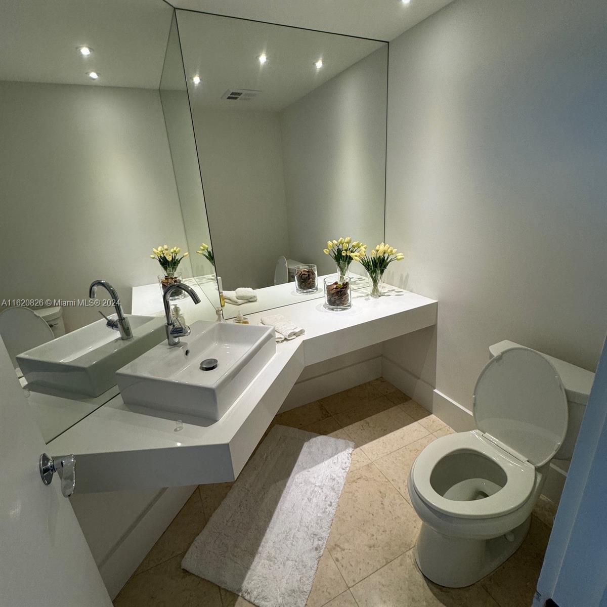 HAMPTONS SOUTH CONDO - Residential