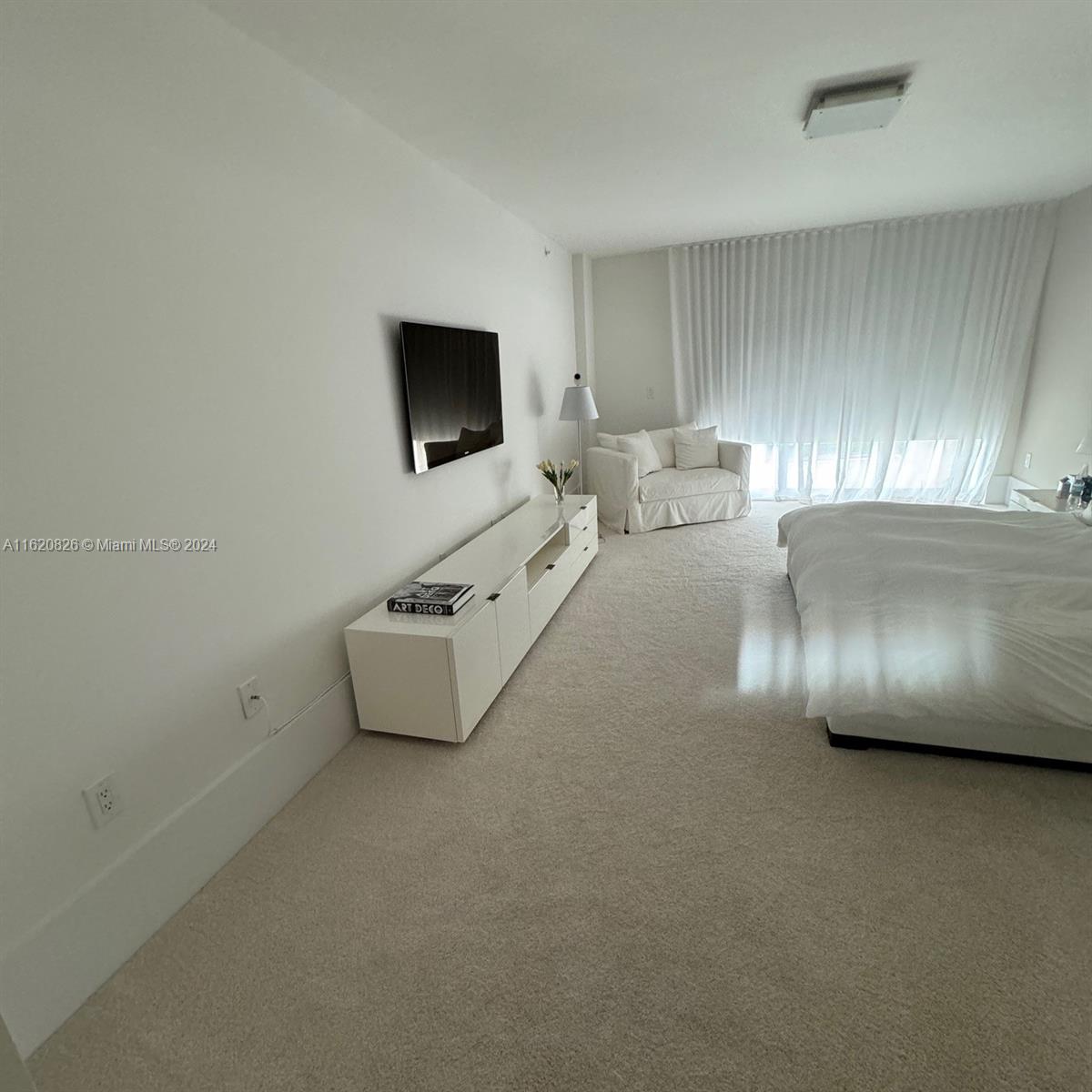 HAMPTONS SOUTH CONDO - Residential