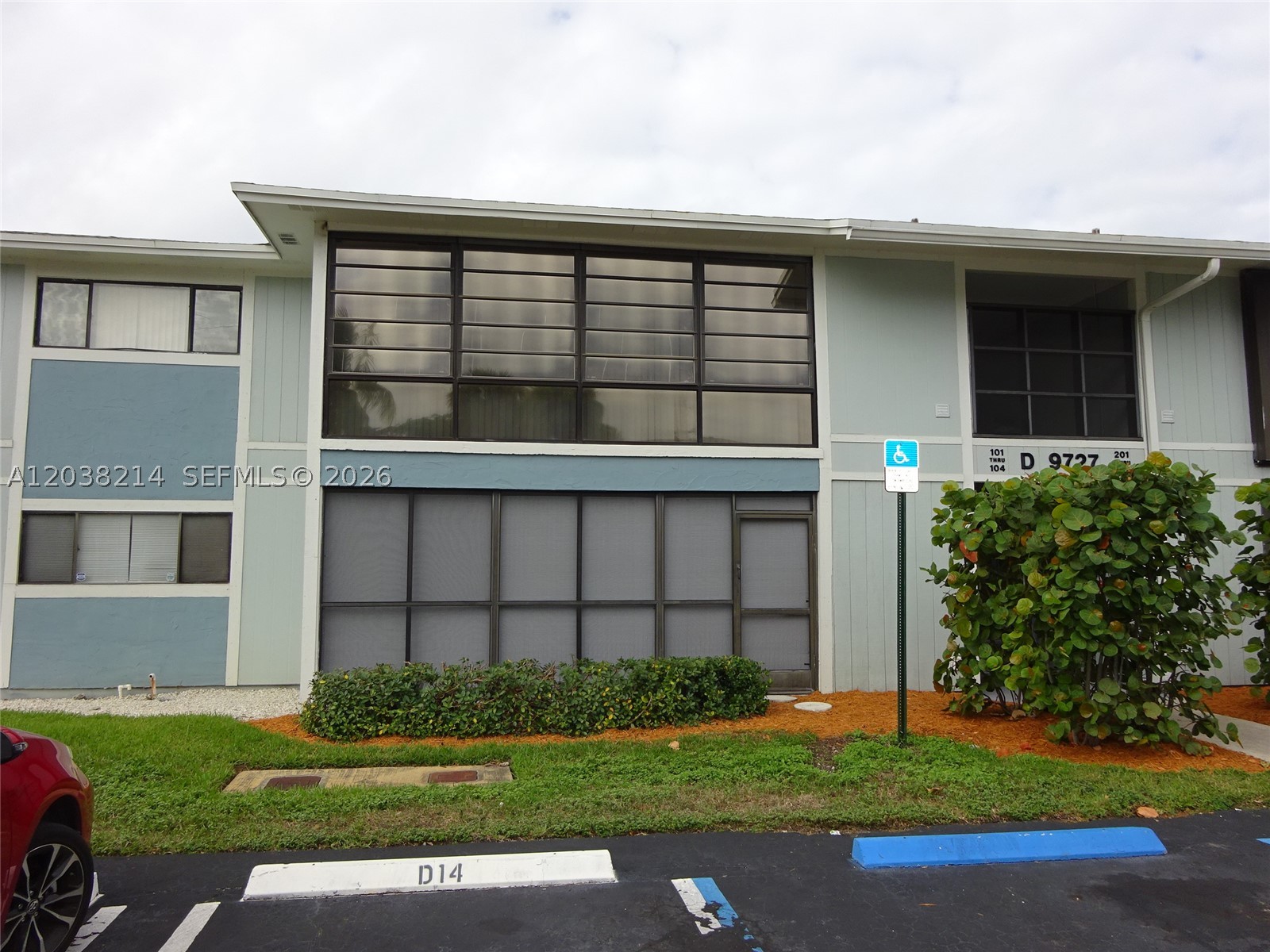 LAKEVIEW AT THE HAMMOCKS - Residential Lease