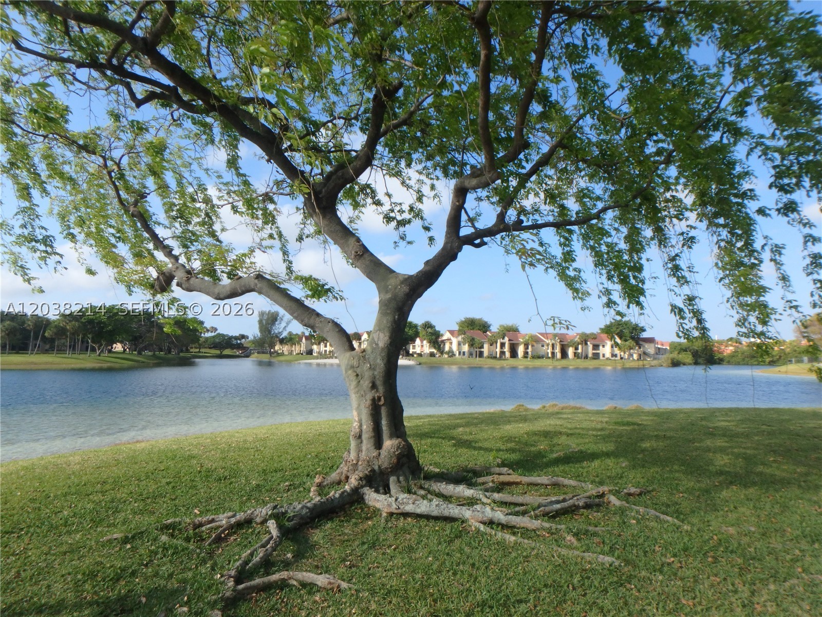 LAKEVIEW AT THE HAMMOCKS - Residential Lease