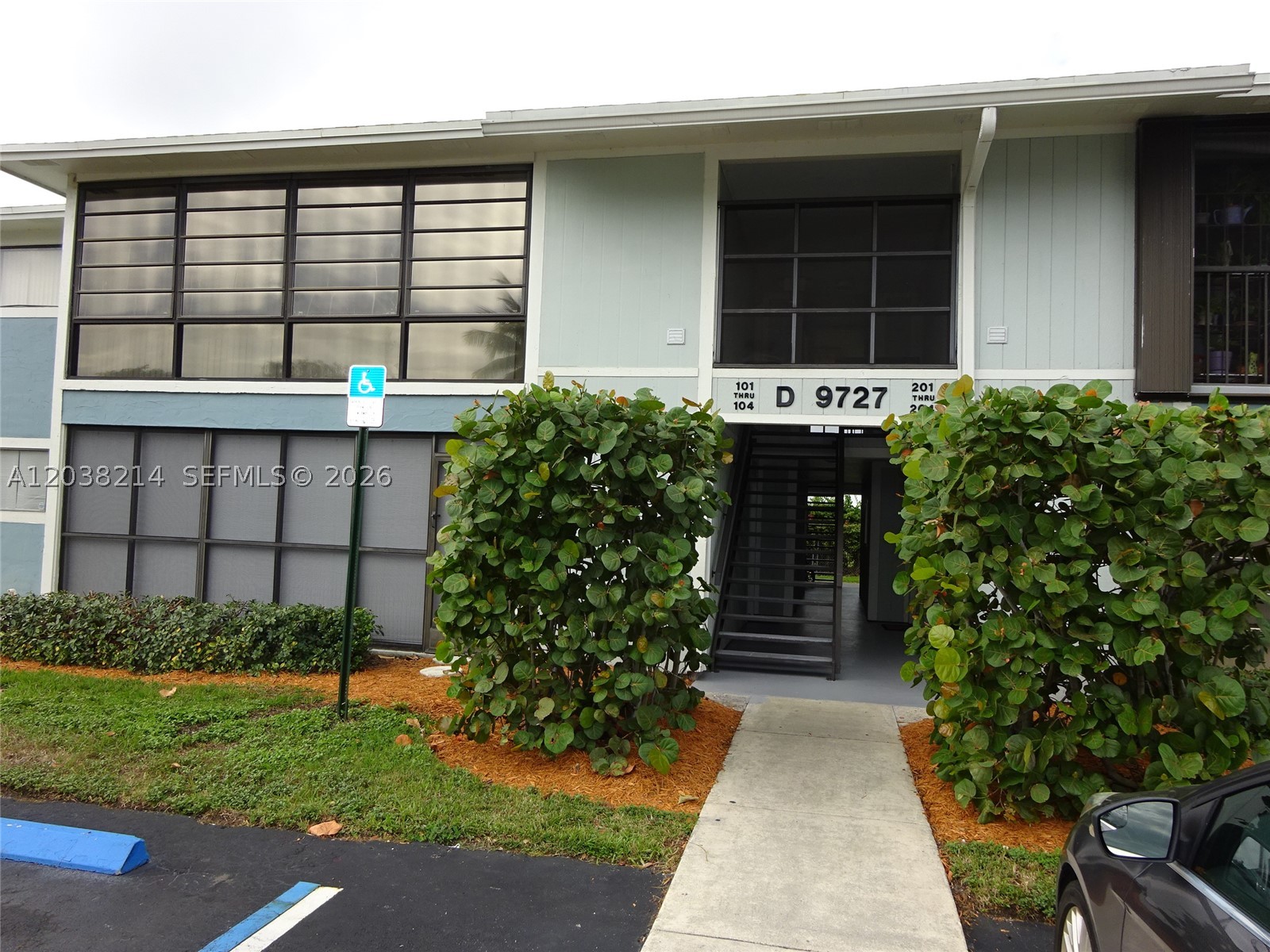 LAKEVIEW AT THE HAMMOCKS - Residential Lease