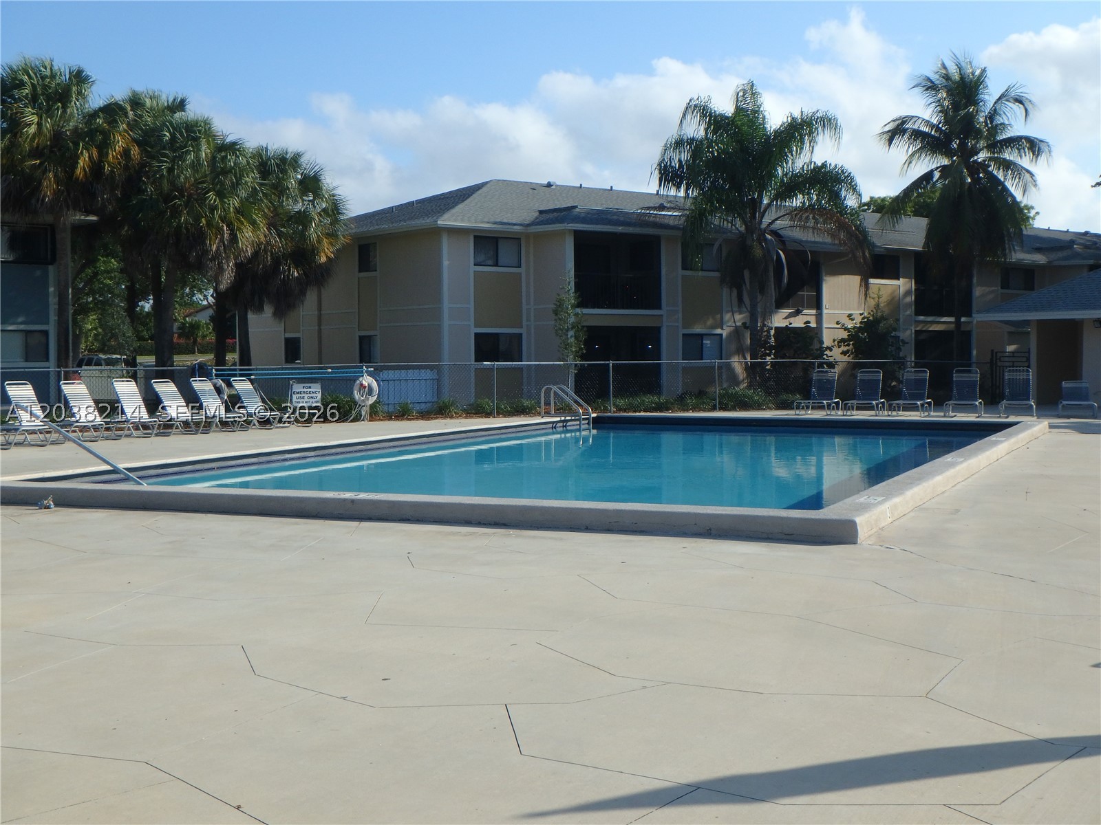 LAKEVIEW AT THE HAMMOCKS - Residential Lease