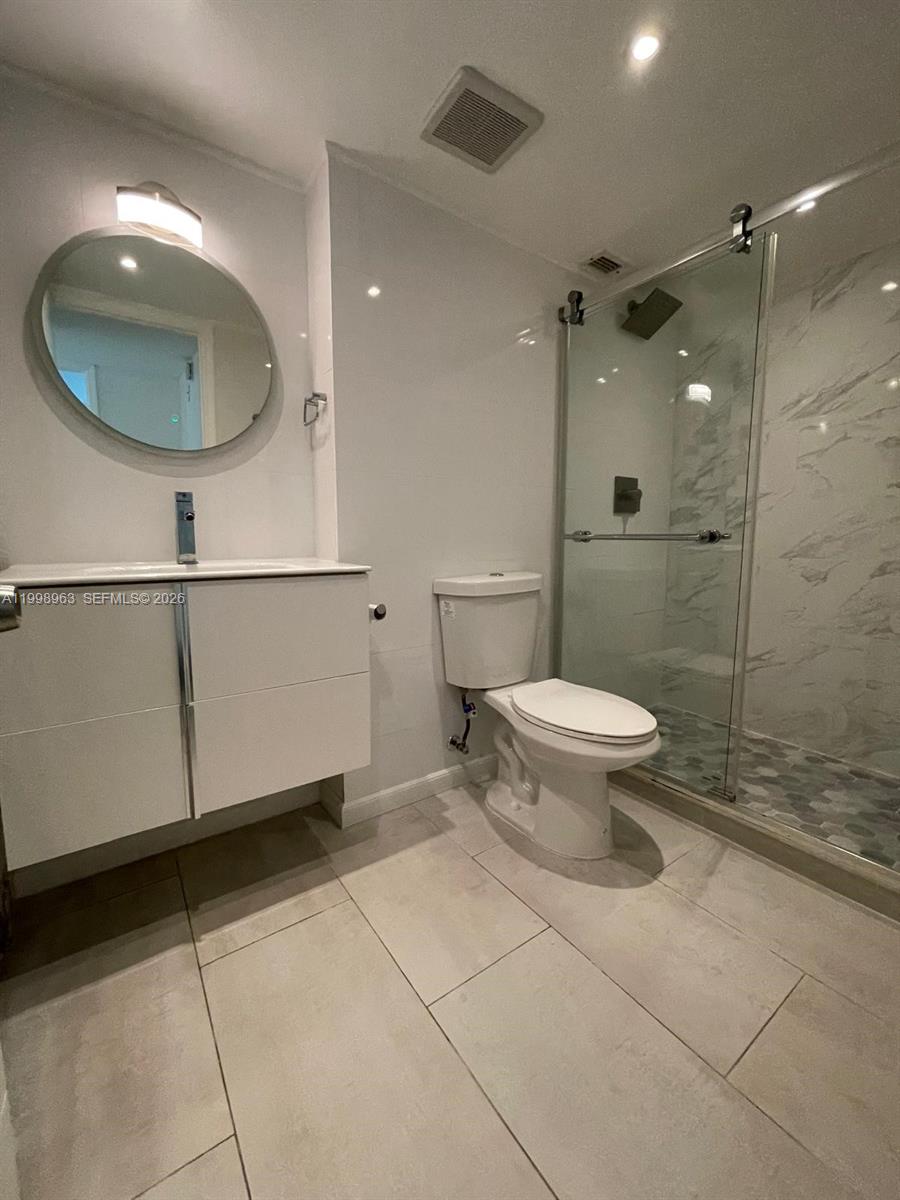 DADELAND PLACE CONDO - Residential