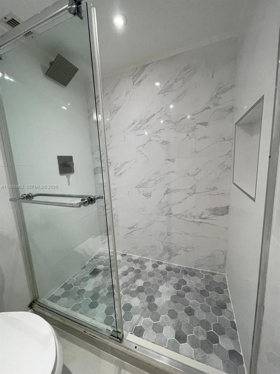 DADELAND PLACE CONDO - Residential