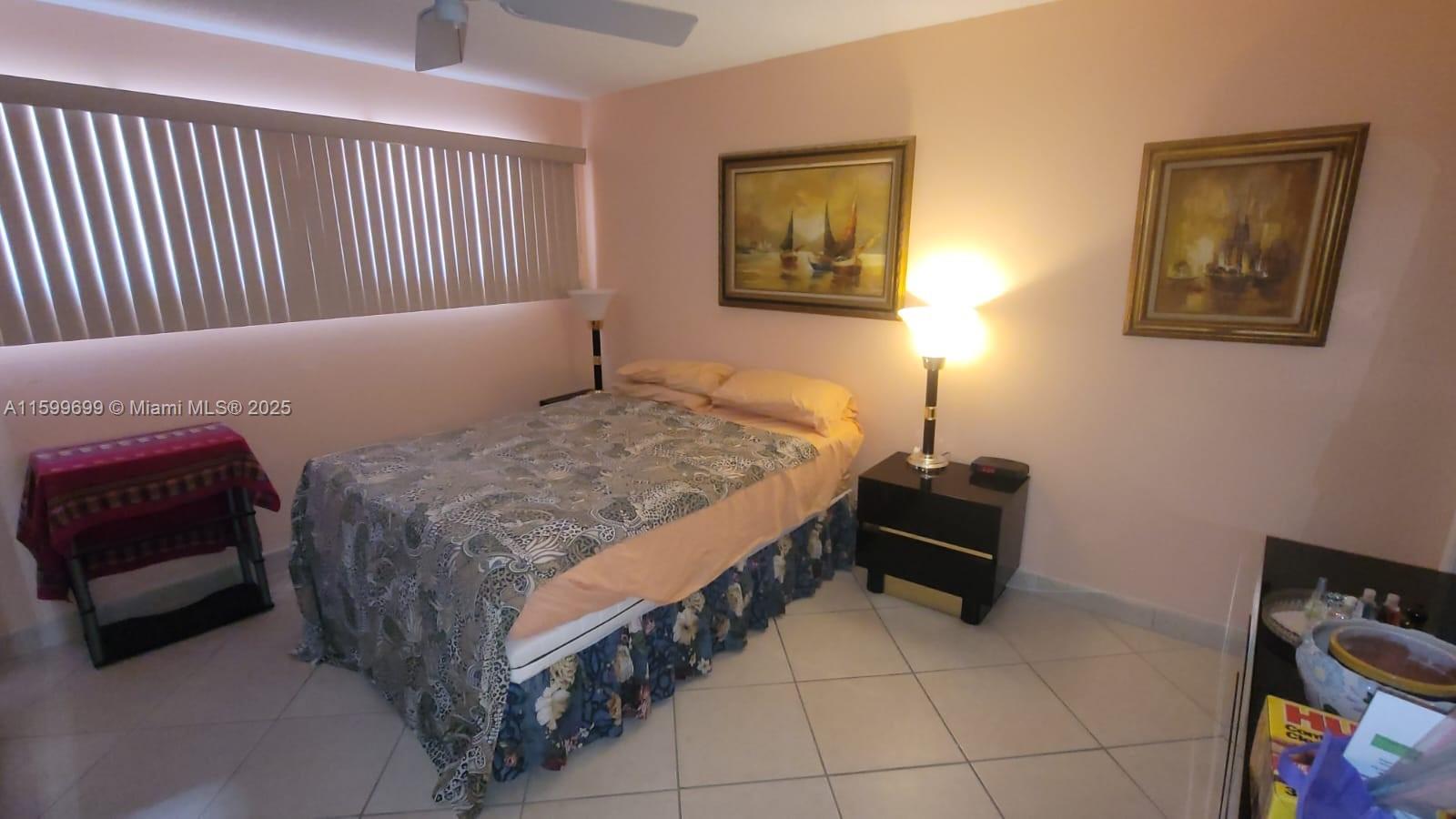 HOLLYBROOK GOLF AND - Residential