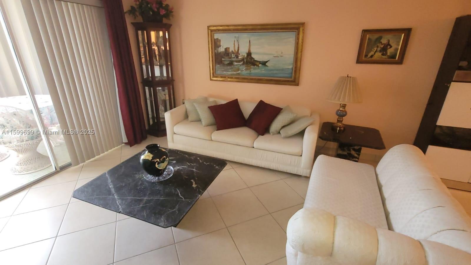 HOLLYBROOK GOLF AND - Residential