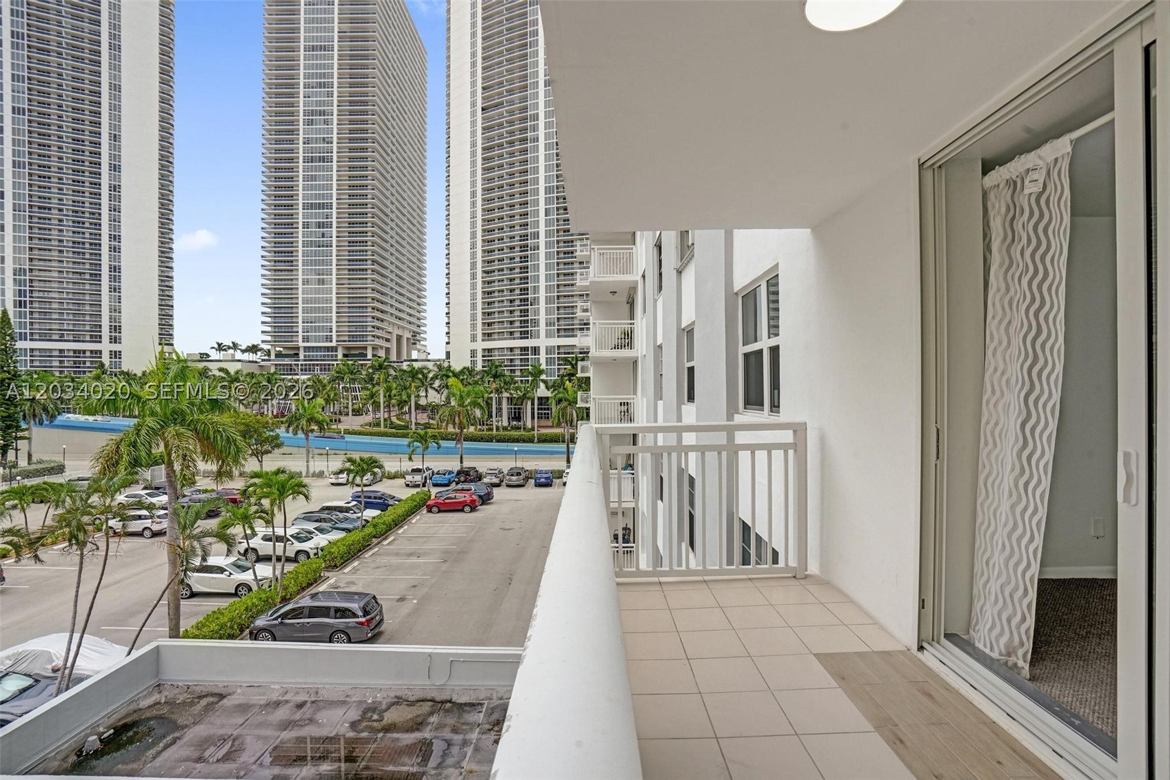 PLAZA TOWERS SOUTH CONDO - Residential