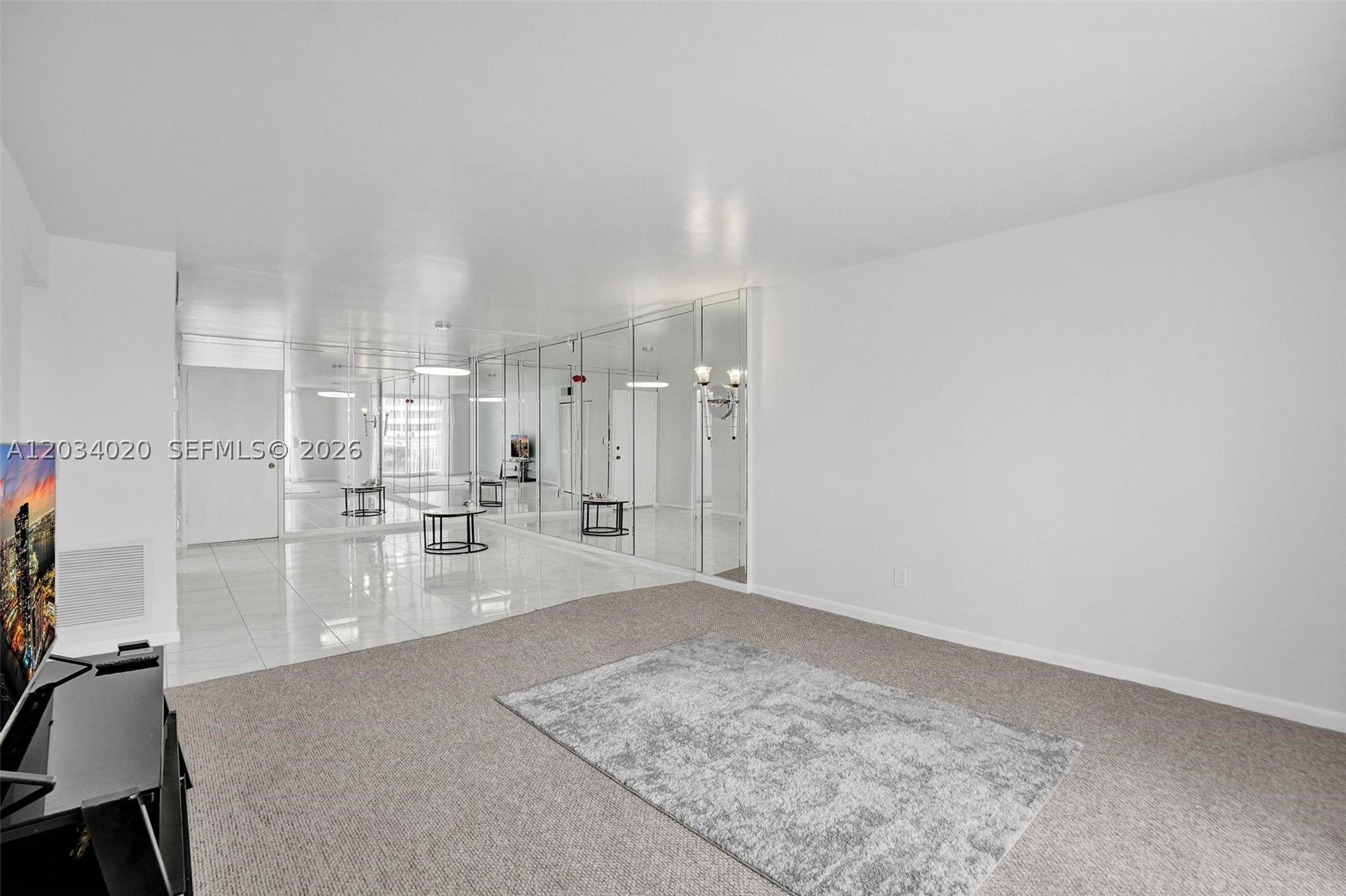 PLAZA TOWERS SOUTH CONDO - Residential