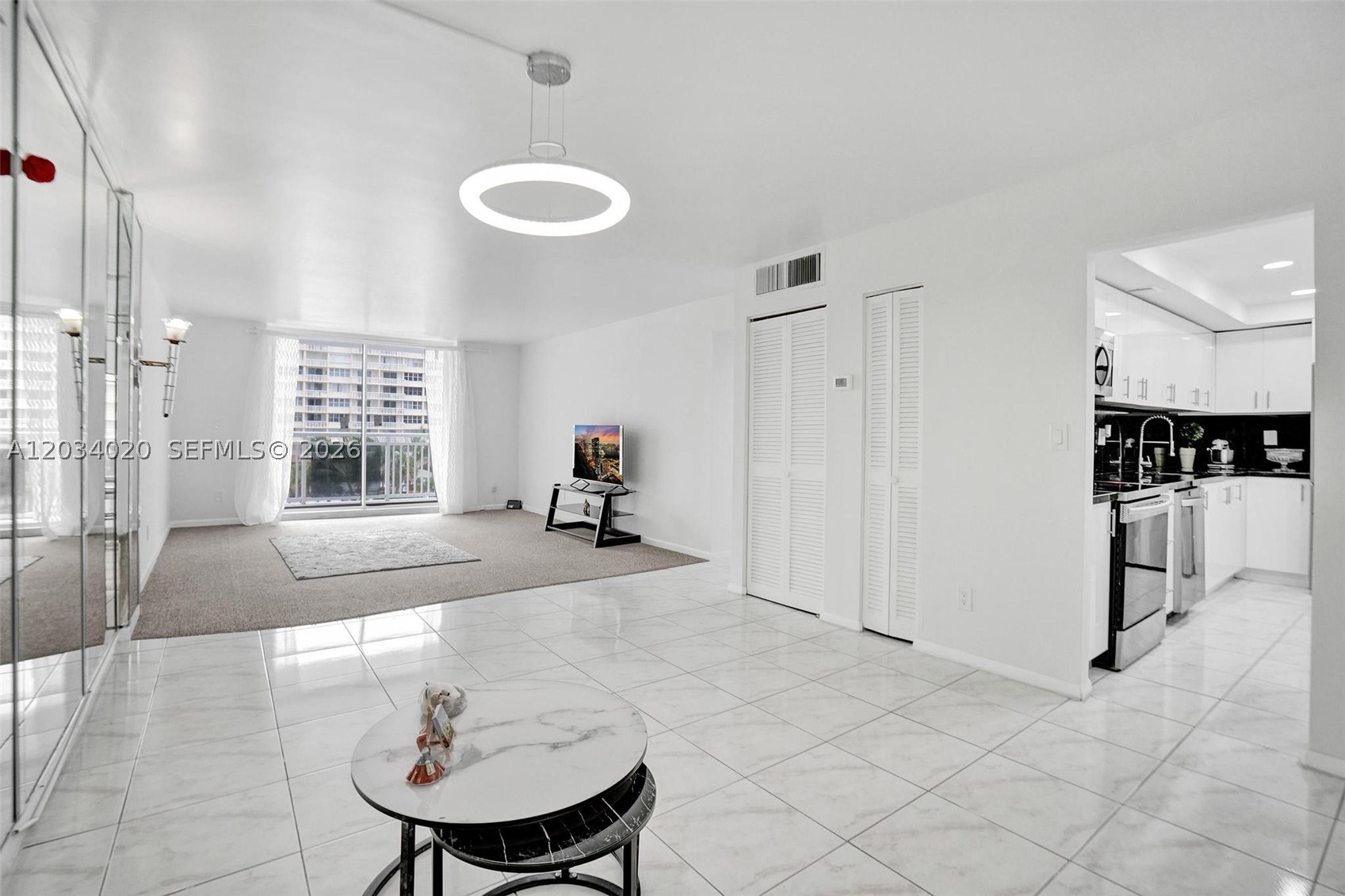 PLAZA TOWERS SOUTH CONDO - Residential