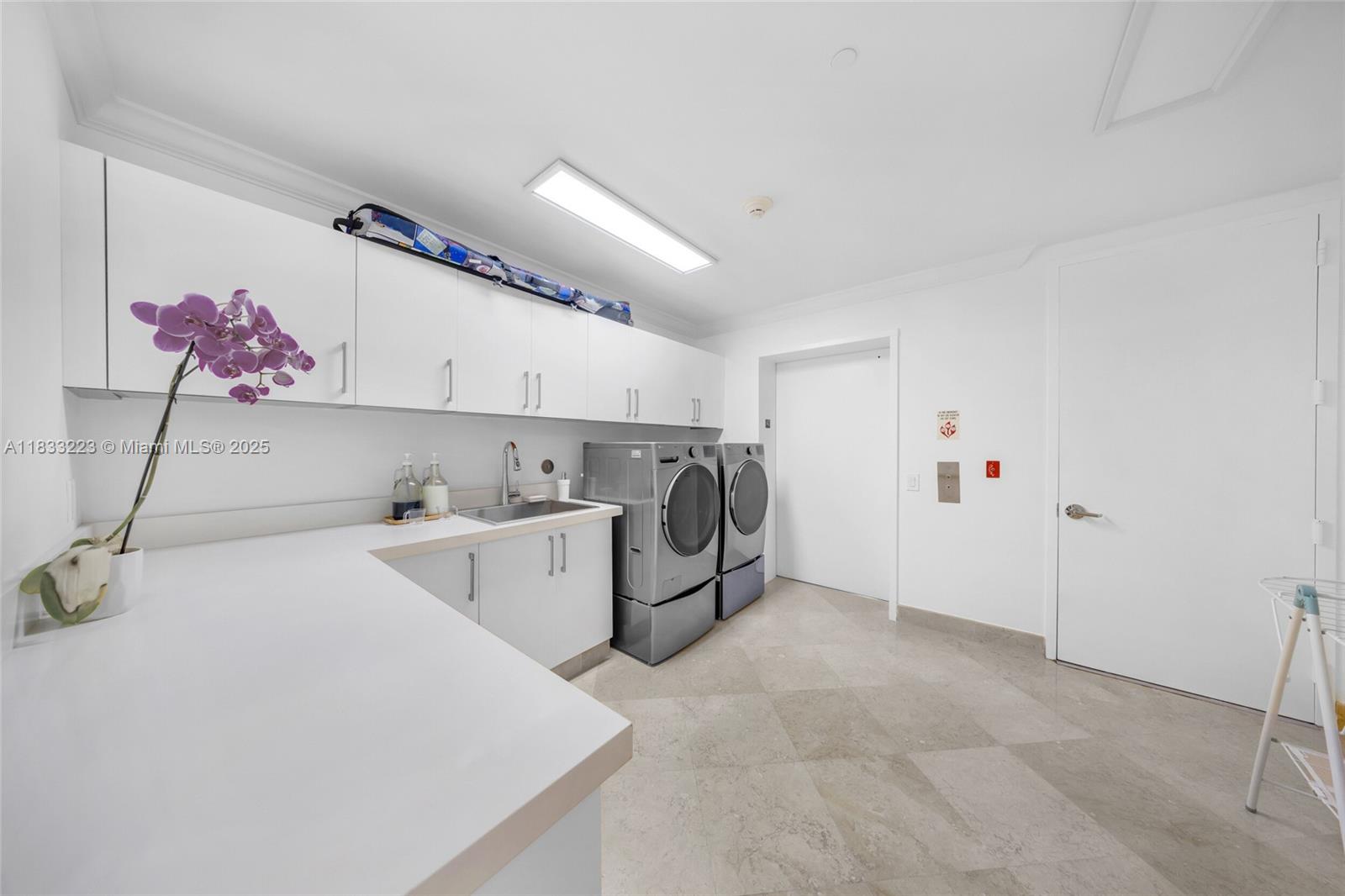 THE RESIDENCES AT THE BAT - Residential