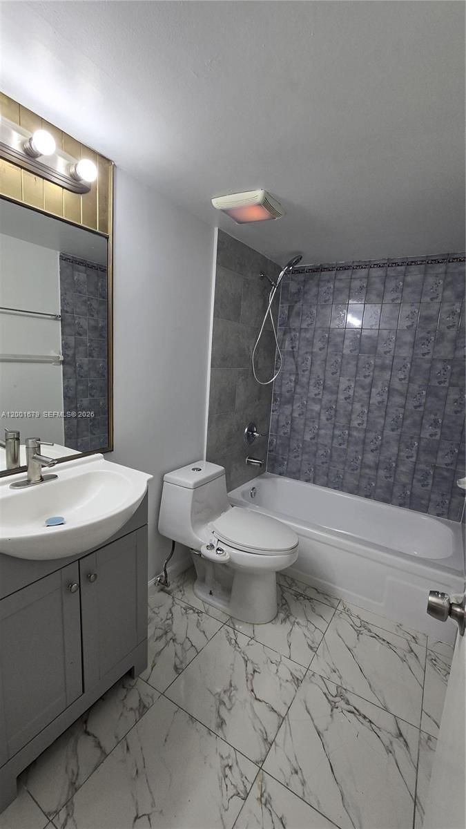 LAGO GRANDE ONE CONDO - Residential