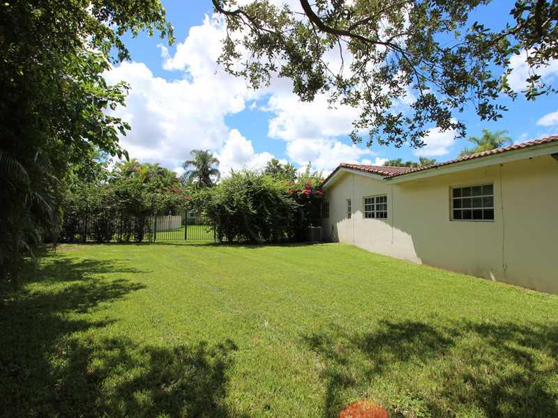 35 54 40 WINDSOR PARK EST - Residential