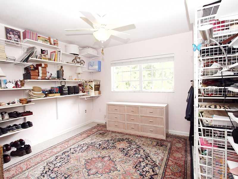 35 54 40 WINDSOR PARK EST - Residential