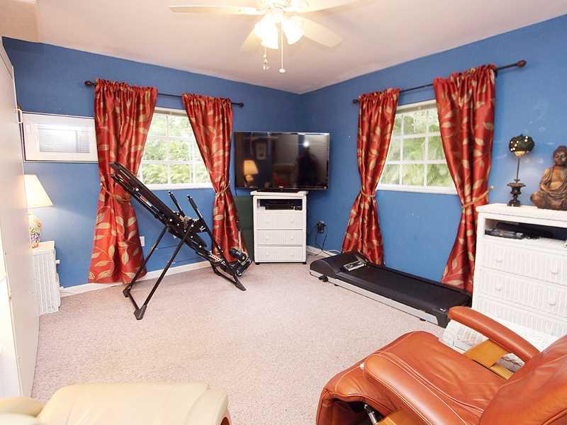 35 54 40 WINDSOR PARK EST - Residential