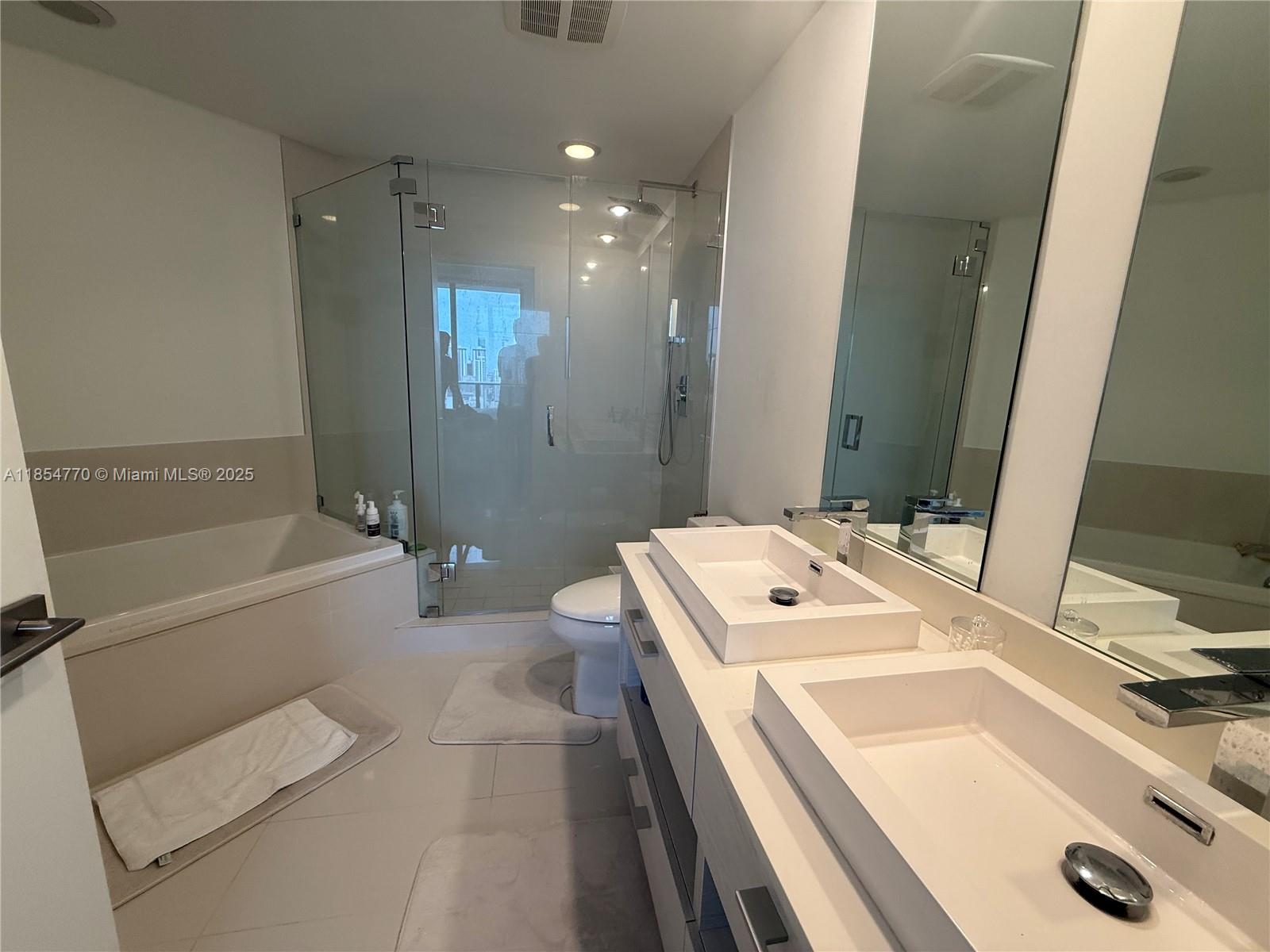BRICKELL HEIGHTS EAST CON - Residential Lease
