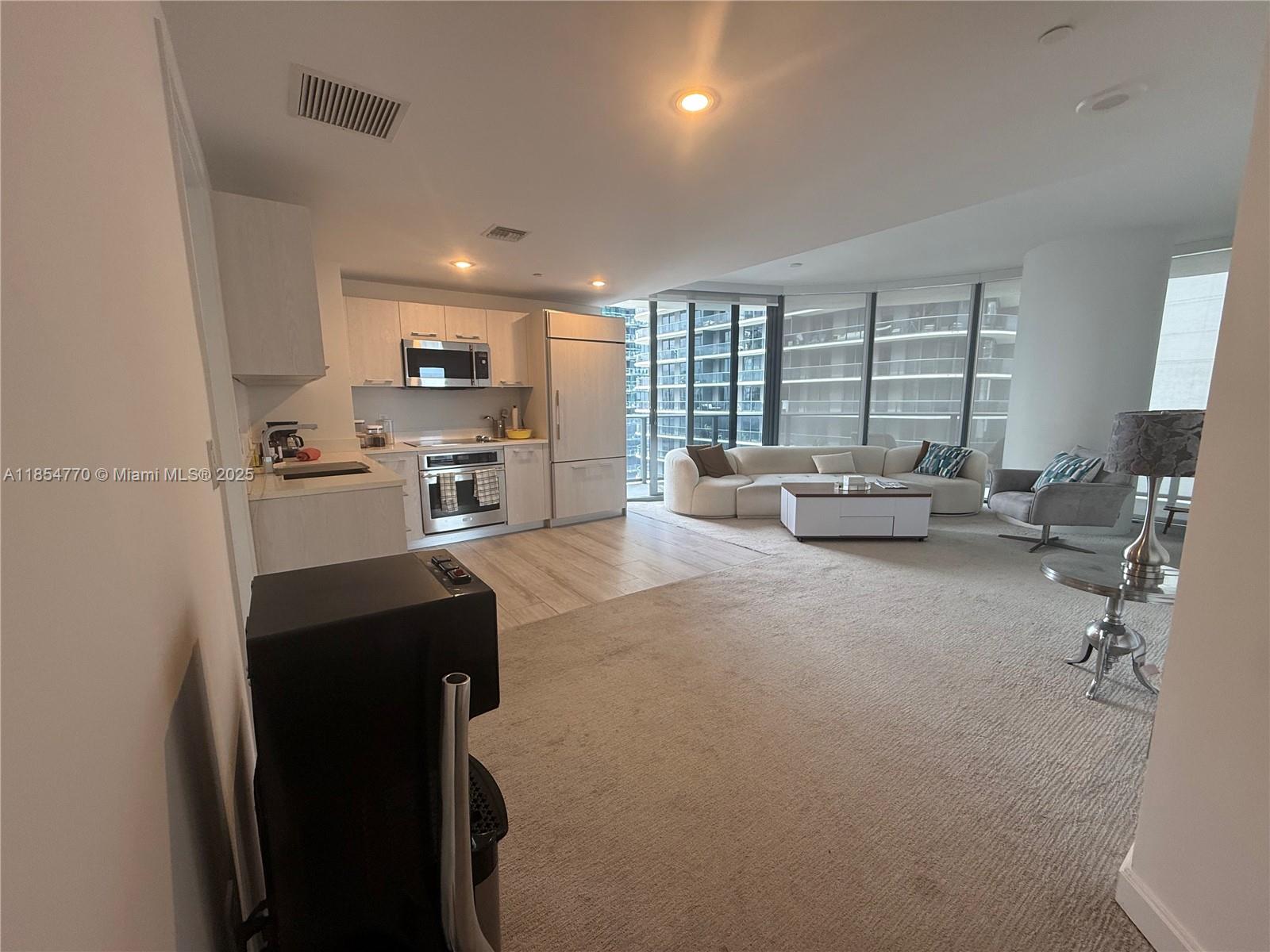 BRICKELL HEIGHTS EAST CON - Residential Lease