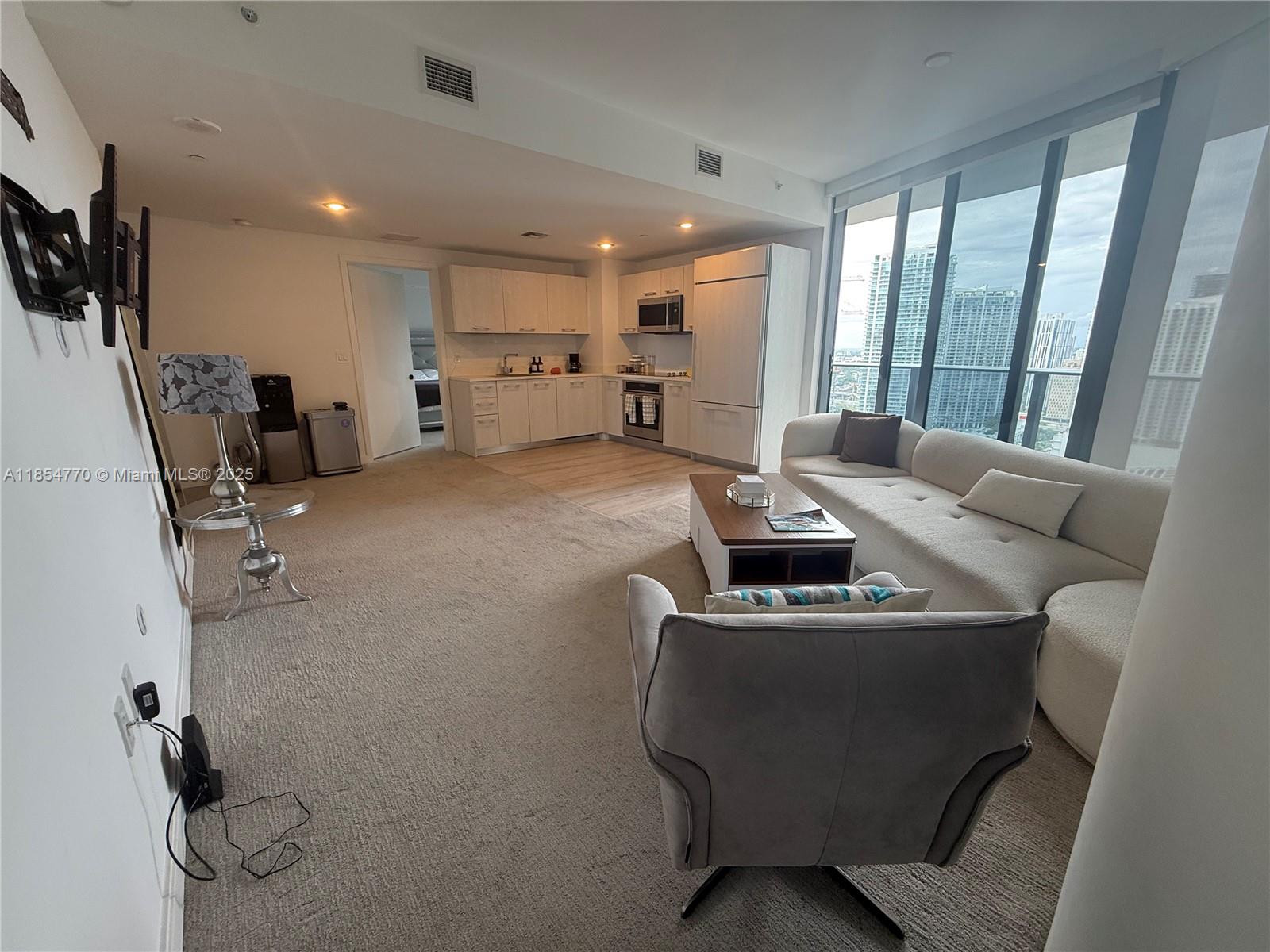 BRICKELL HEIGHTS EAST CON - Residential Lease
