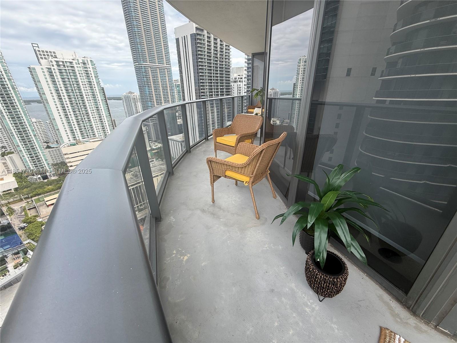 BRICKELL HEIGHTS EAST CON - Residential Lease