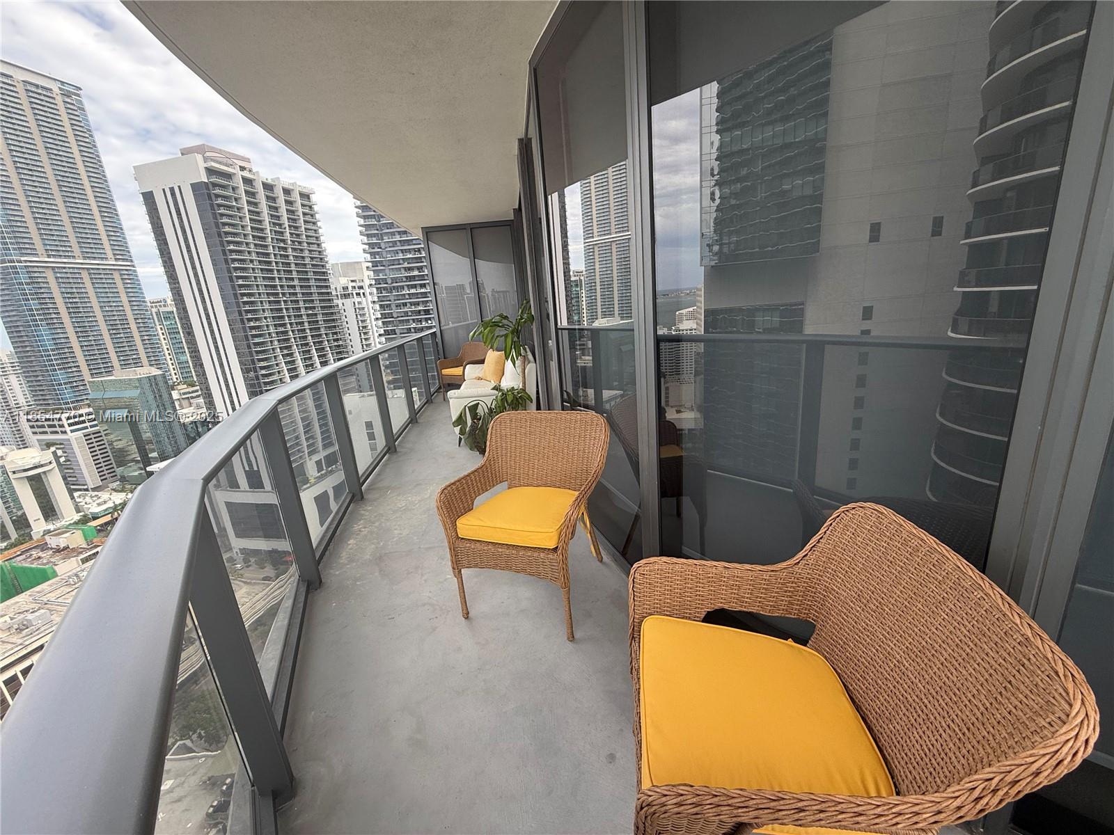 BRICKELL HEIGHTS EAST CON - Residential Lease