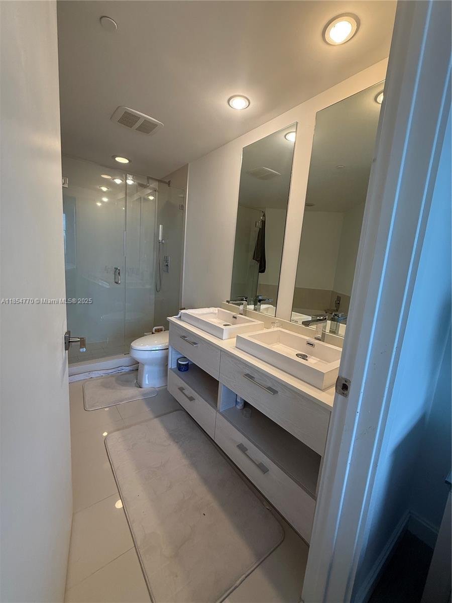 BRICKELL HEIGHTS EAST CON - Residential Lease