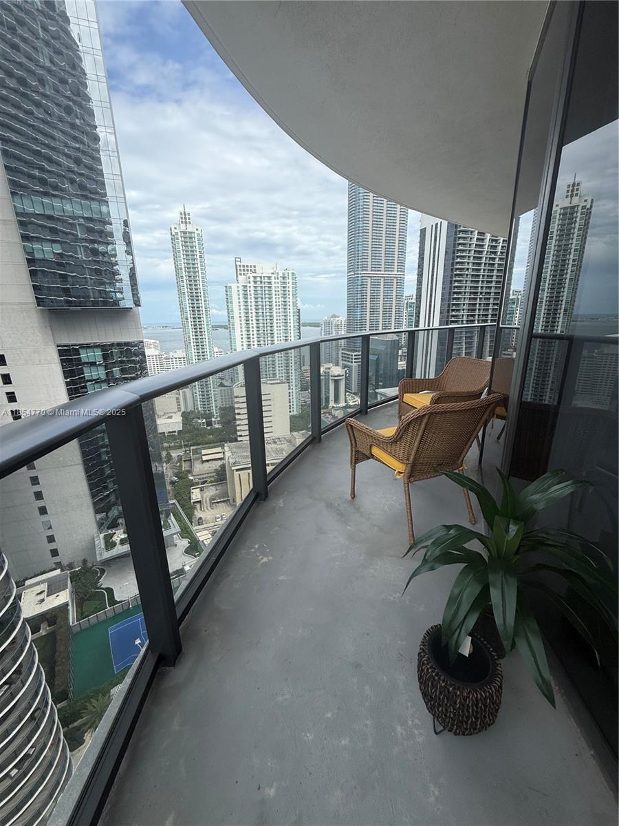 BRICKELL HEIGHTS EAST CON - Residential Lease