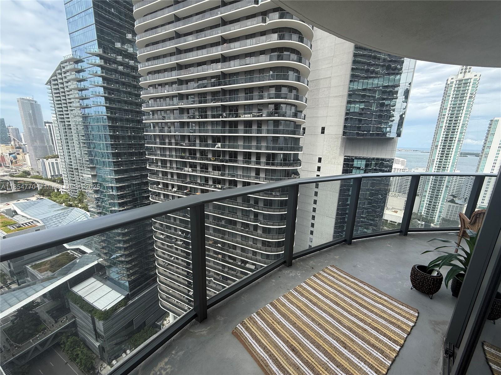 BRICKELL HEIGHTS EAST CON - Residential Lease