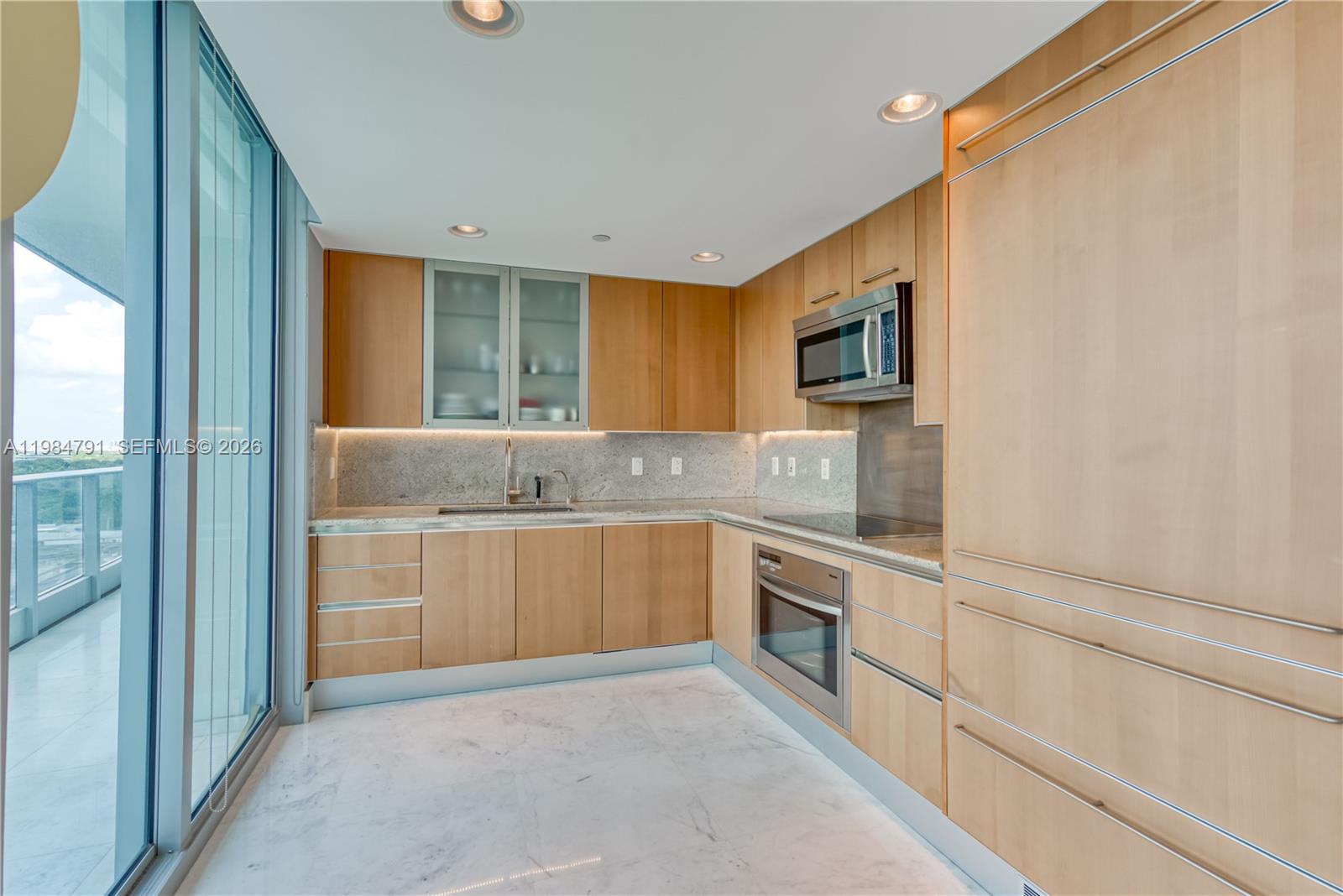GROVENOR HOUSE CONDO - Residential