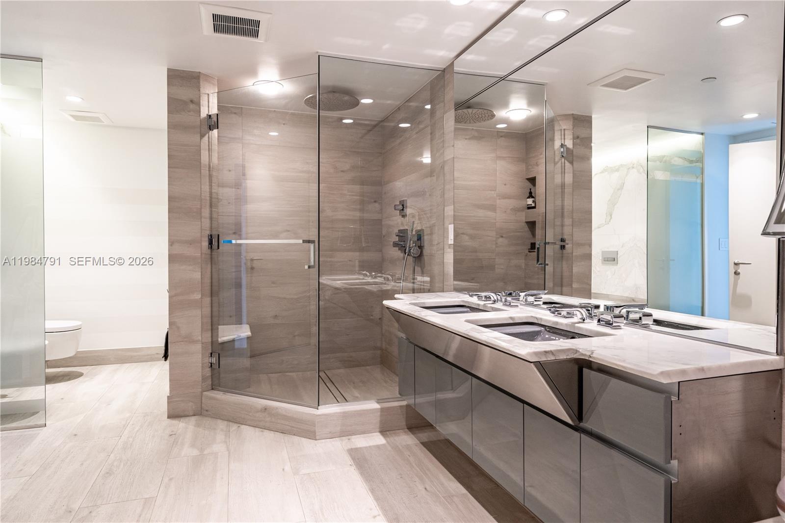 GROVENOR HOUSE CONDO - Residential