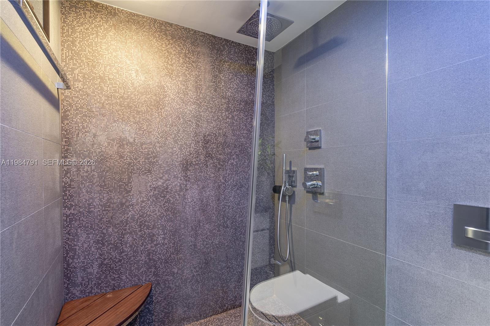 GROVENOR HOUSE CONDO - Residential