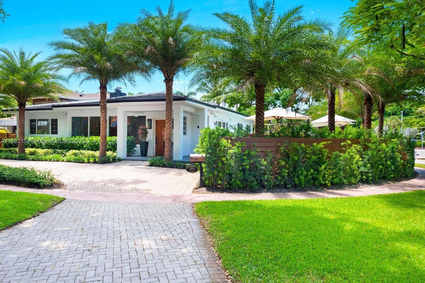 FLAMINGO TERRACE EXTENSIO - Residential Lease