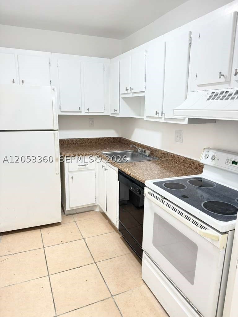 Very nice 2 bedroom/2 bathroom first floor corner unit tile throughout large walk in closet in master bed also has a back patio. Great Deal for investors: it is already rented. Conveniently located to shopping and major highways. Bring Offers!.
The property is currently rented for $1,550/month, with a lease in place through  03/10/2027.
